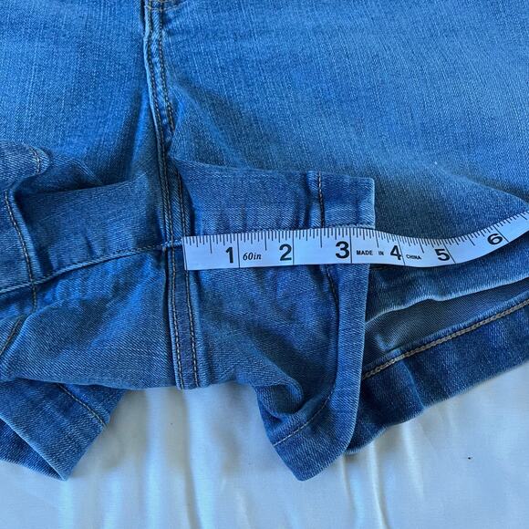 Lane Bryant Plus Sz 24 3.5 inch Inseam High Rise Denim Jean Shorts - Picture 5 of 6